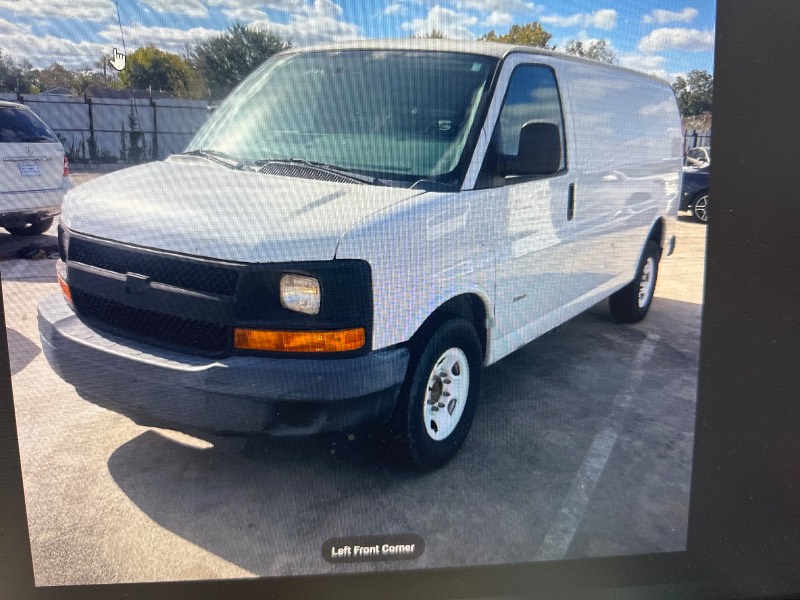 2017 Chevrolet Express Cargo Work Van's photo